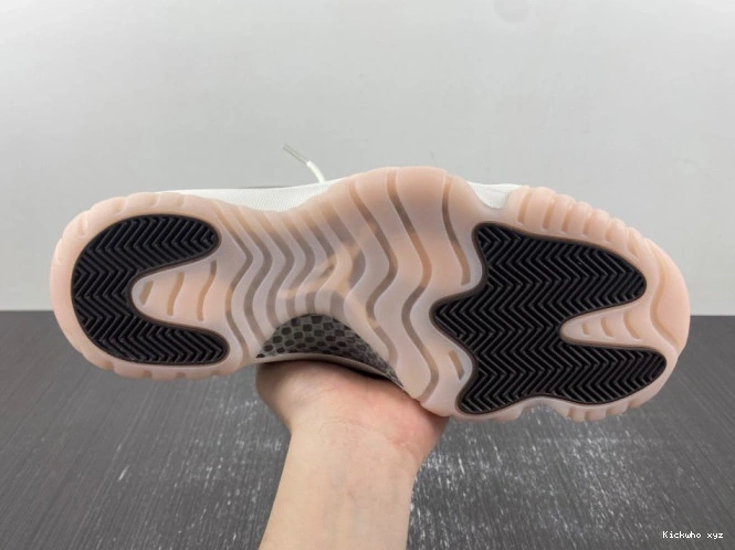 11 Neapolitan Jordan Air AR0715-101 0802